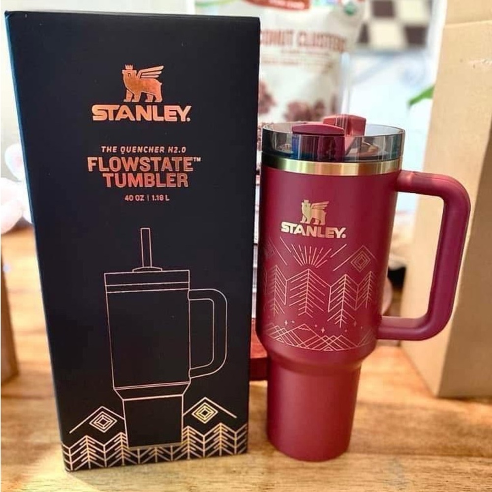 Stanley limited holiday design . New with box